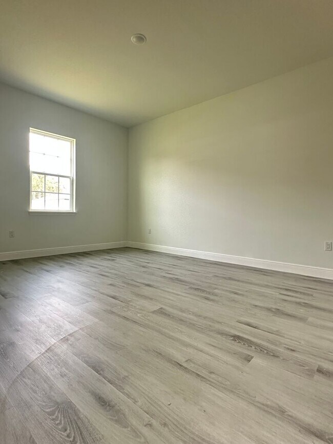 Building Photo - Marion Oaks