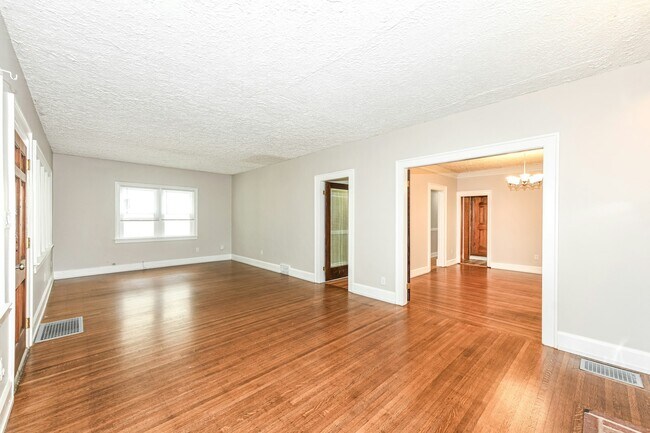 Building Photo - 5119 Norway Dr