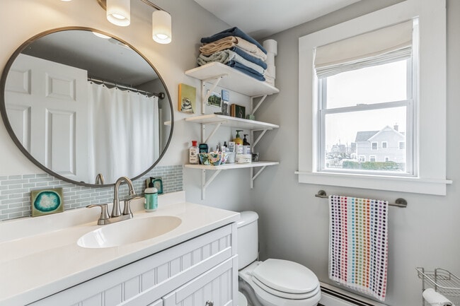 Building Photo - 15 Sols Point Rd