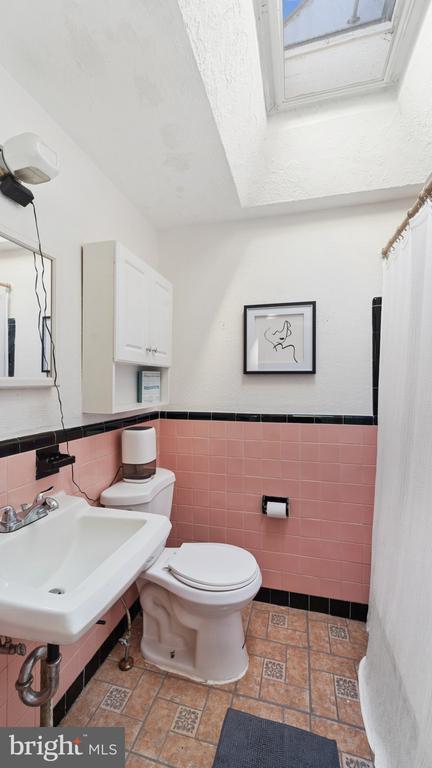 Building Photo - 305 N Bishop Ave