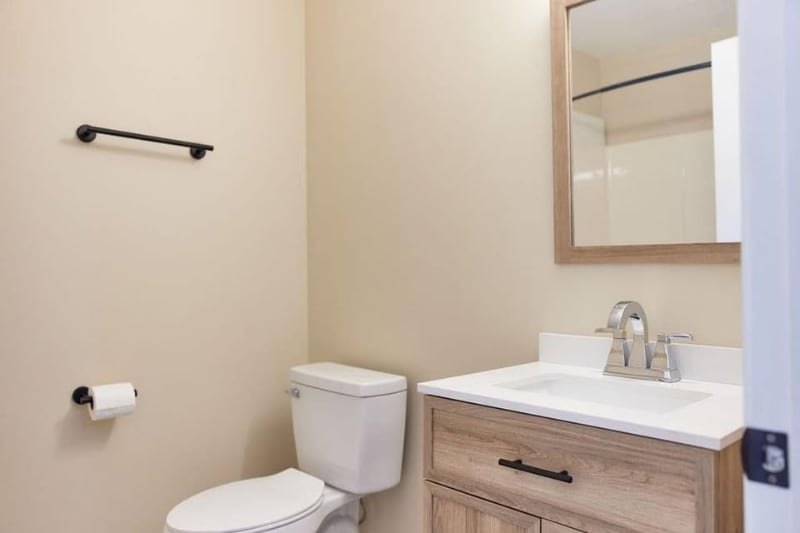 Building Photo - 111 Lora Ln