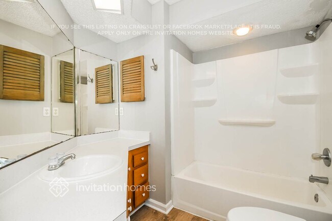 Building Photo - 13250 Companion Cir S