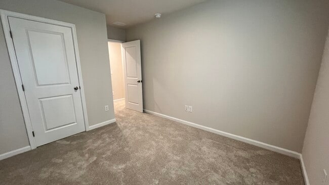 Building Photo - 243 Christiana Ln