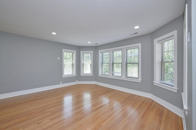 Building Photo - 5439 N Campbell Ave