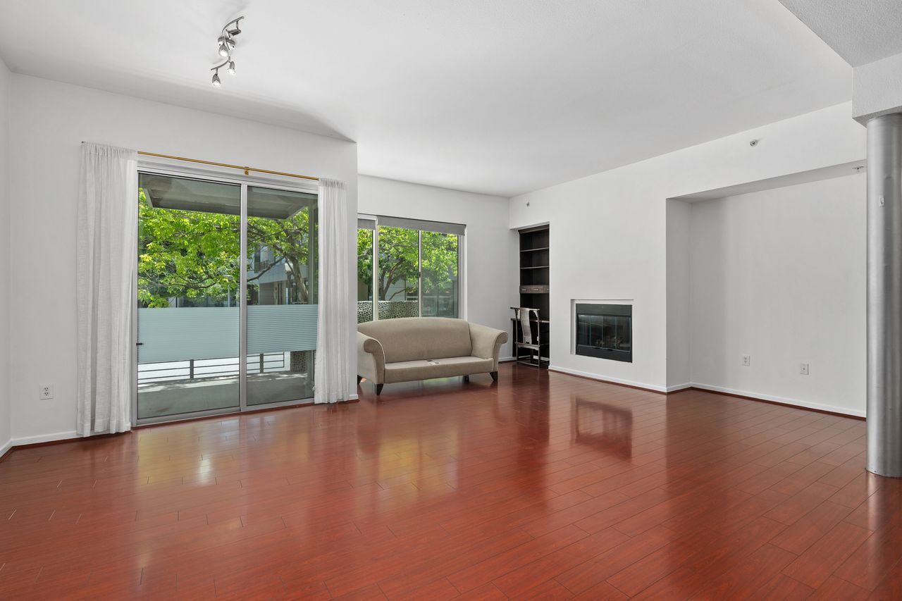 Building Photo - 111 S De Lacey Ave