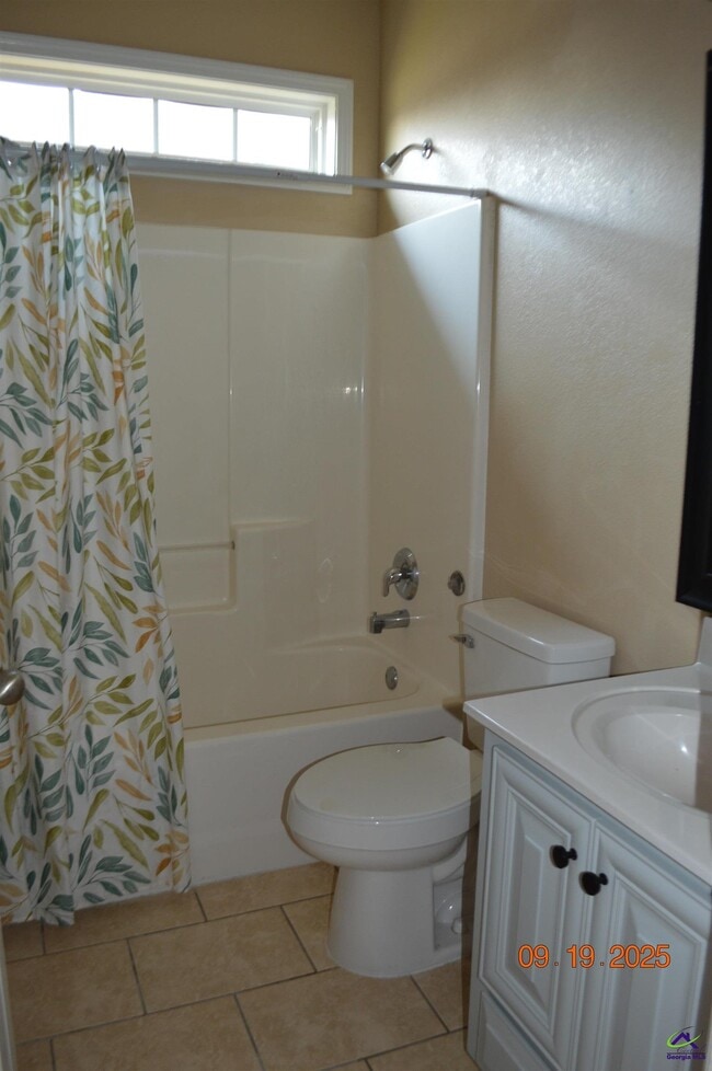 Building Photo - 704 Falkirk Dr