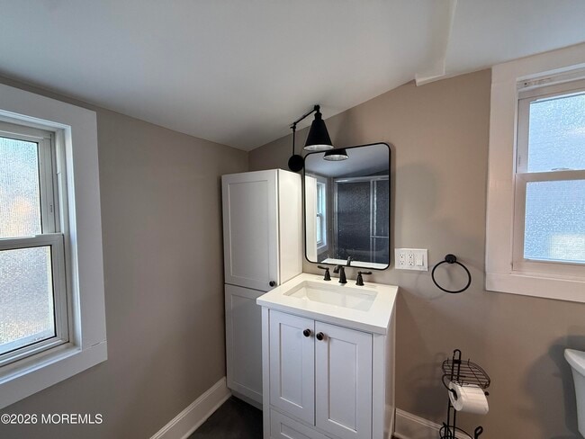 Building Photo - 30 Conover St