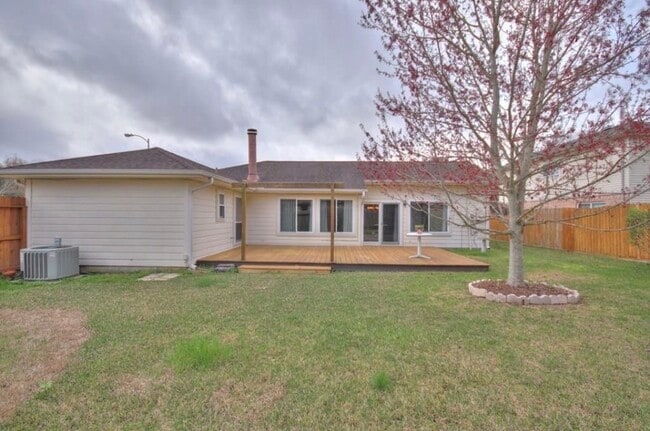 Building Photo - 3039 Becket St