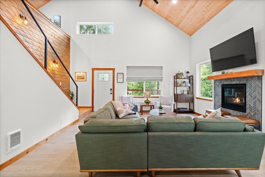 Building Photo - 162 Paradise Dr