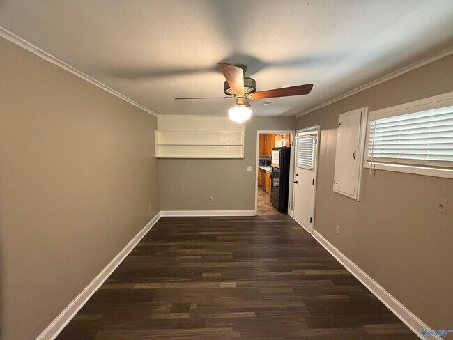 Building Photo - 1518 15th Ave SW