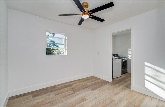 Building Photo - 410 Randall St