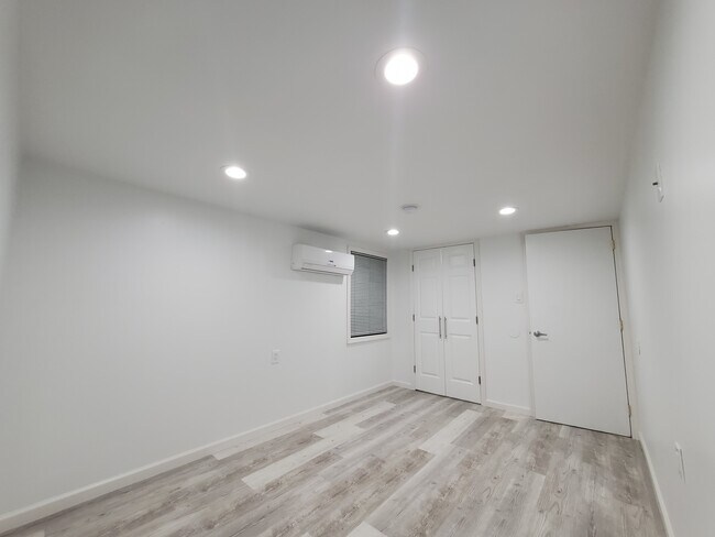 1st bedroom - 7 Bancroft St