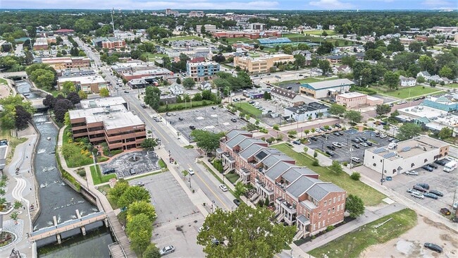 Building Photo - 112 S Niles Ave