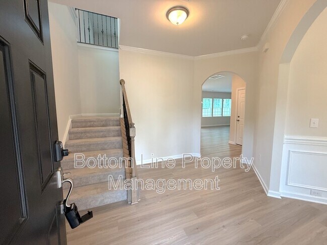 Building Photo - 729 Willshire Falls Dr