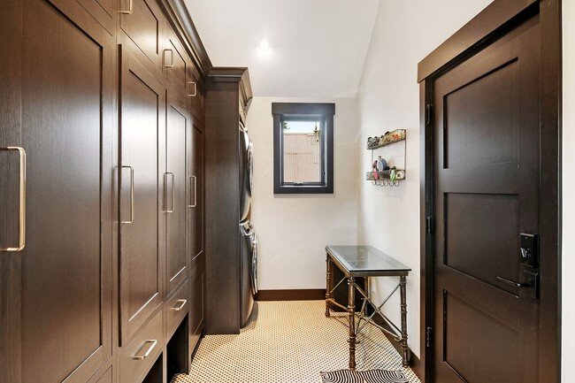 Building Photo - Summer in Downtown, historic Breckenridge! Luxury Home, Walk to Everything!