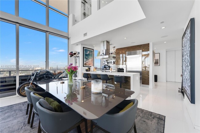 Building Photo - 1100 Biscayne Blvd