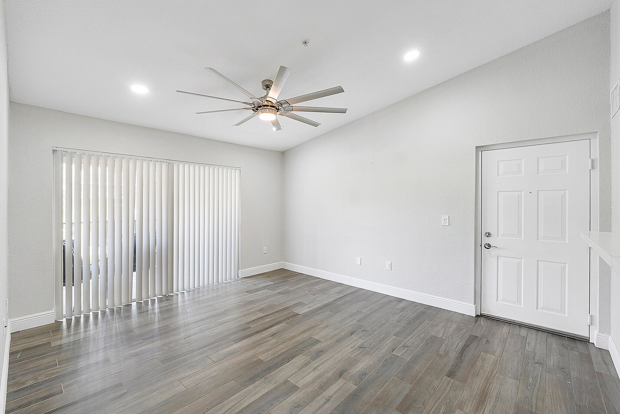 Living Area - 4852 N State Road 7