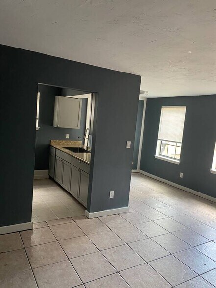 Building Photo - 1863 Nekoma Ct