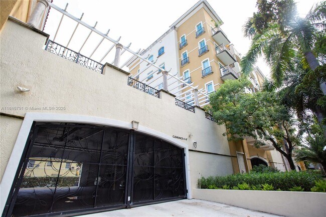 Building Photo - 20 Calabria Ave