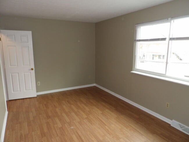 Building Photo - 409 Ridgewood Ln