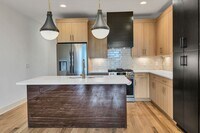 Building Photo - 660 Vernon Ave