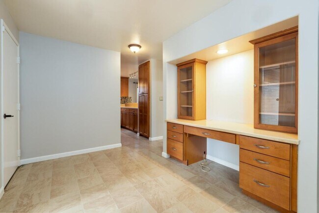 Building Photo - 91-1048-1048 Panapanapuhi St