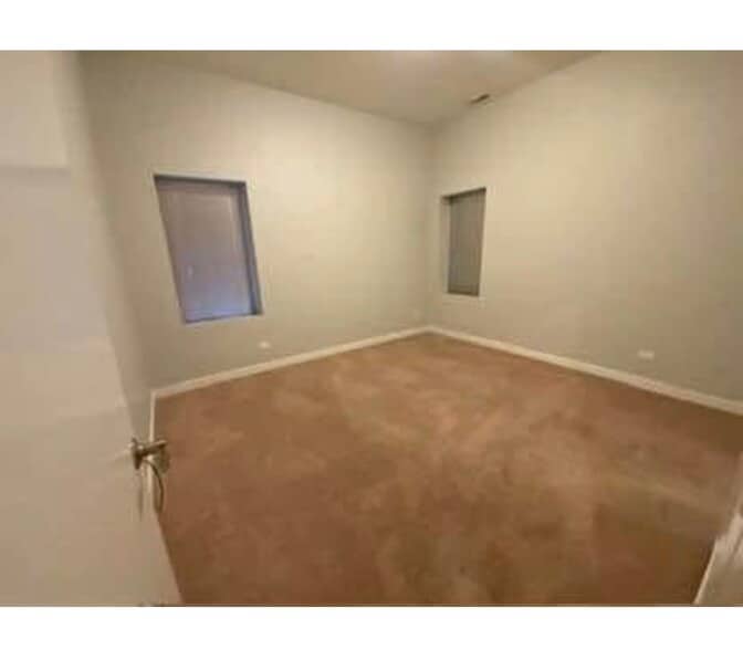 Building Photo - 1714 W Warren Blvd