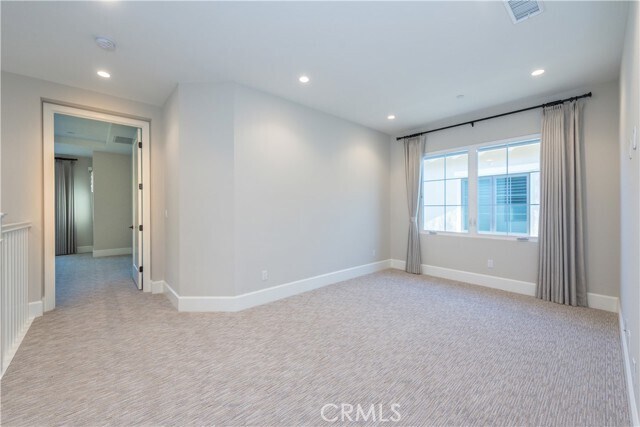 Building Photo - 152 Statura