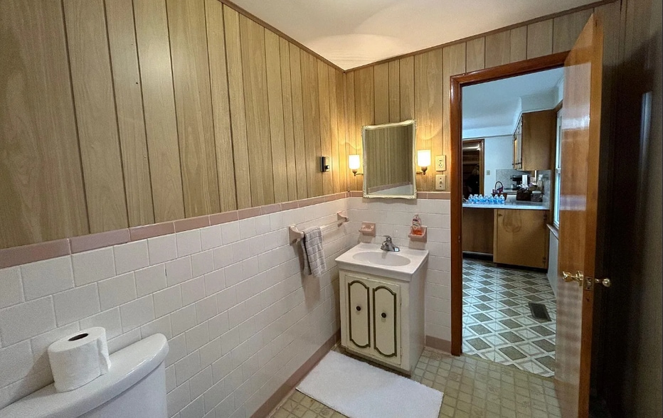 Building Photo - 11 Milton Ln