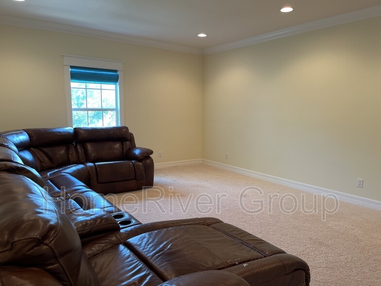 Building Photo - 10531 Mistflower Ln