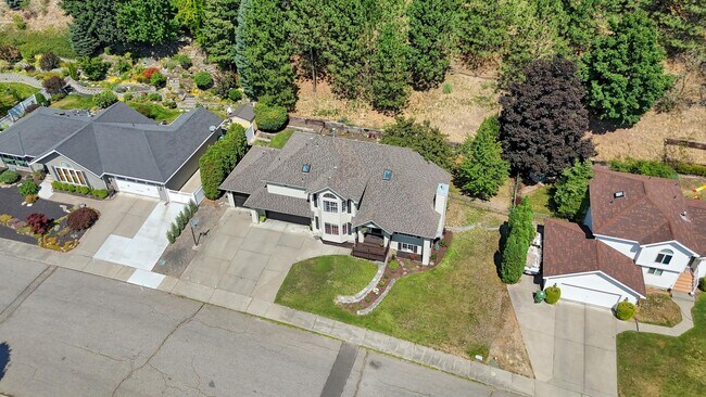 Building Photo - 10108 N Seminole Dr