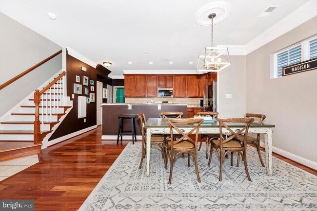 Building Photo - 10202 Woodthrush Dr