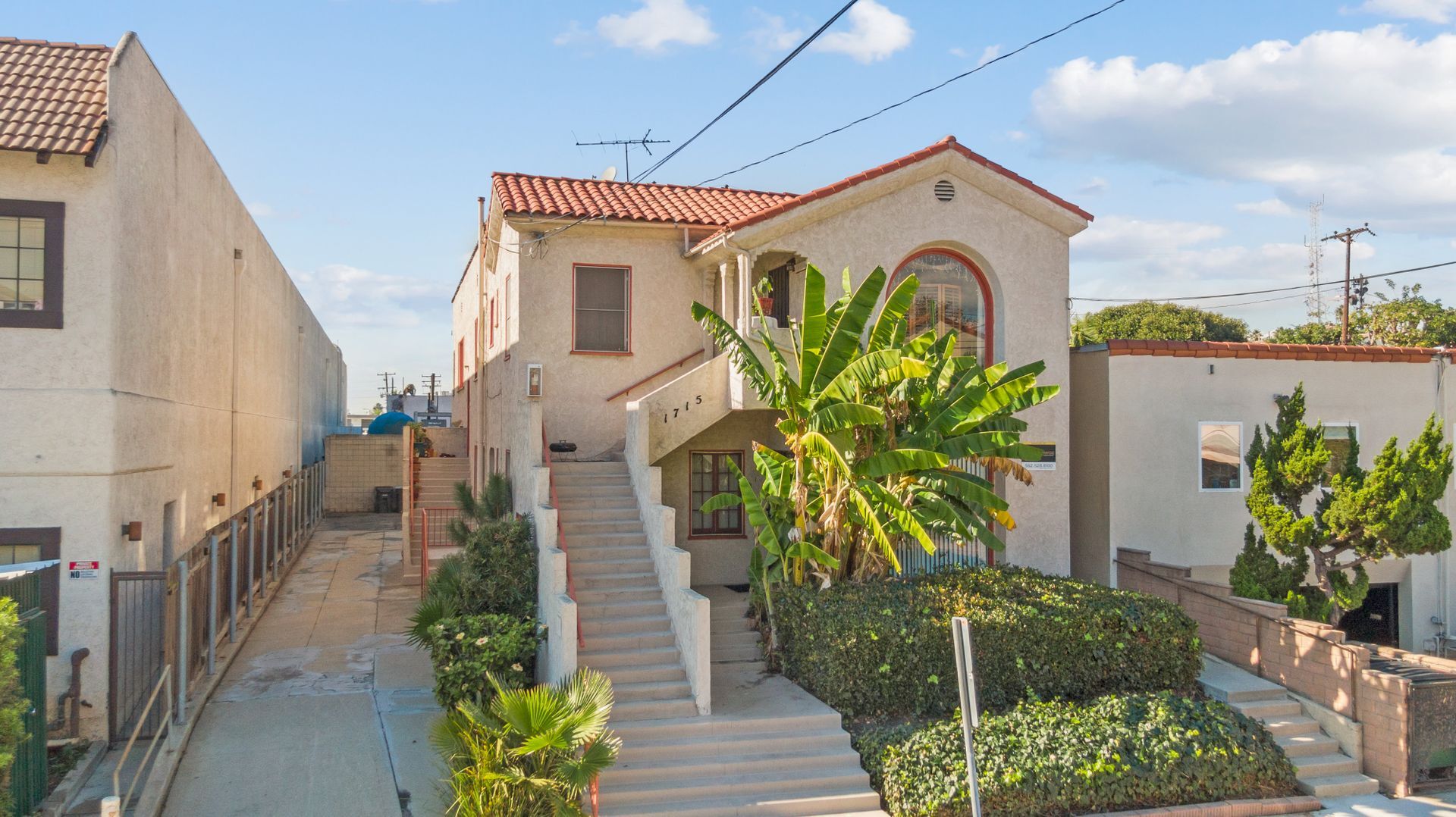 Building Photo - 1715 Termino Ave
