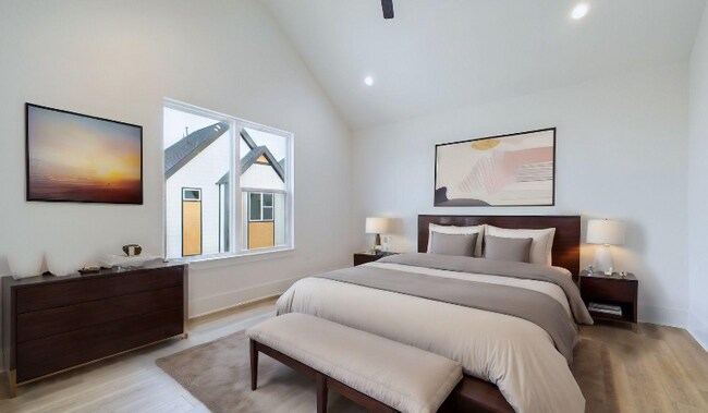 Building Photo - 5212 Pine Tree Dr