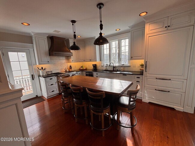 Building Photo - 333 Woodland Ave