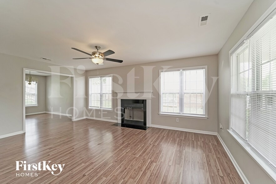 Building Photo - 104 Arbor Ridge Rd