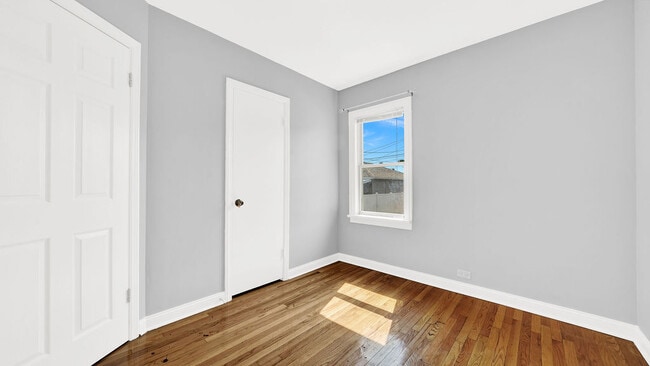 Building Photo - 5542 S Neva Ave