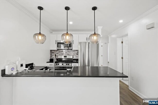 Building Photo - 17 Holsman St