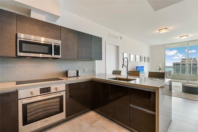 Building Photo - 1080 Brickell Ave