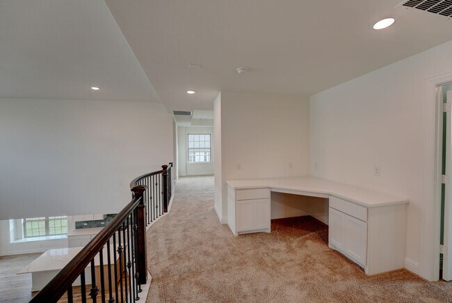 Building Photo - Must See 5 Bed 4.5 Bath in Northlake