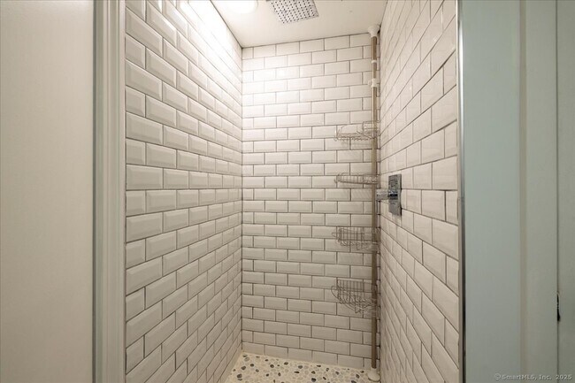 Building Photo - 114 Heritage Vlg