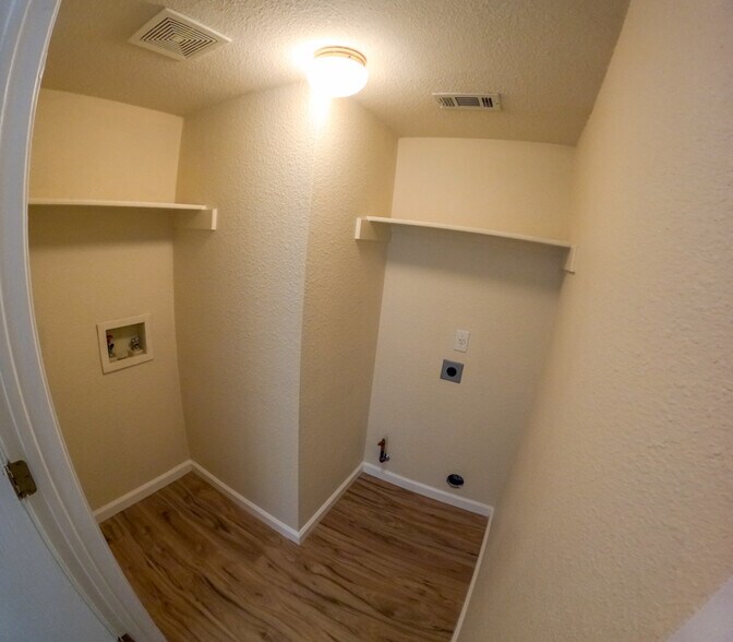 Building Photo - 120 Llama Loop