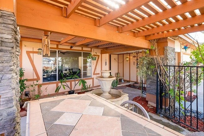 Building Photo - 3 Bedroom Mira Mesa Home (with a pool!)