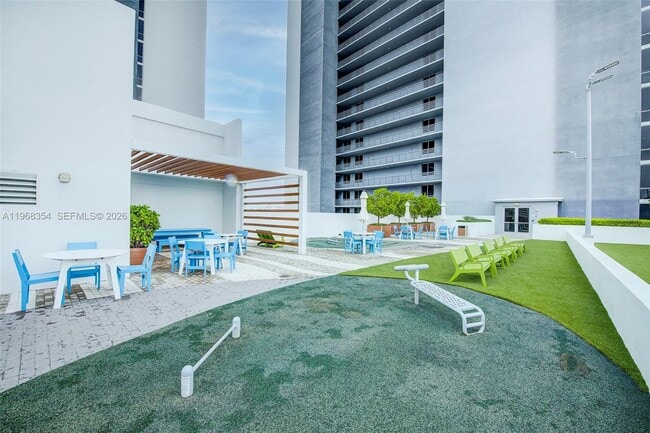 Building Photo - 16385 Biscayne Blvd