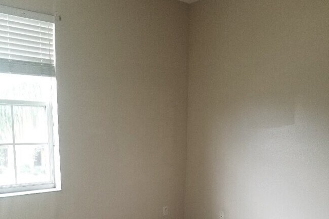 Building Photo - 775 Chelsea Dr