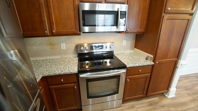 Building Photo - 426 Waterford Lake Dr