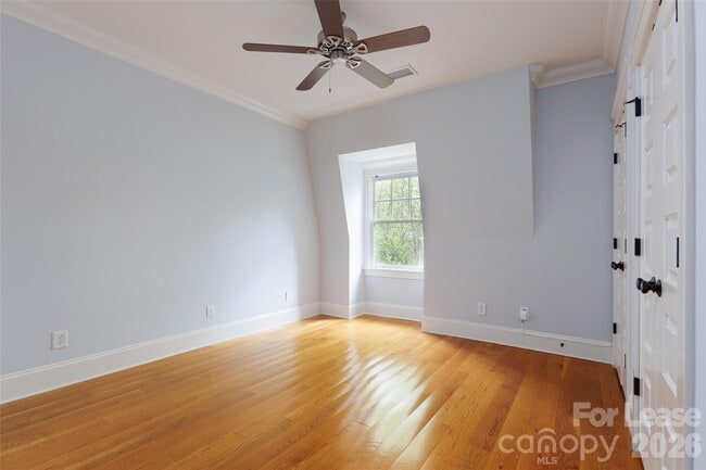 Building Photo - 1031 Oriole St