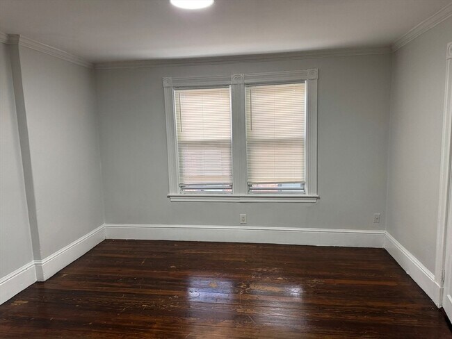 Building Photo - 89 Waldeck St
