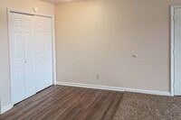 Building Photo - CAMBRIDGE POINTE