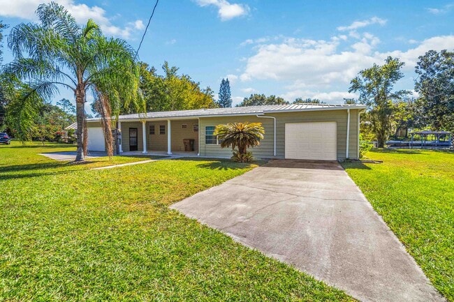 Primary Photo - Charming 2BR/2BA Waterfront Home for Rent ...